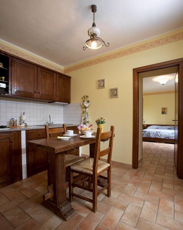 Casale Favilluta Pensionat Petrignano Rum bild
