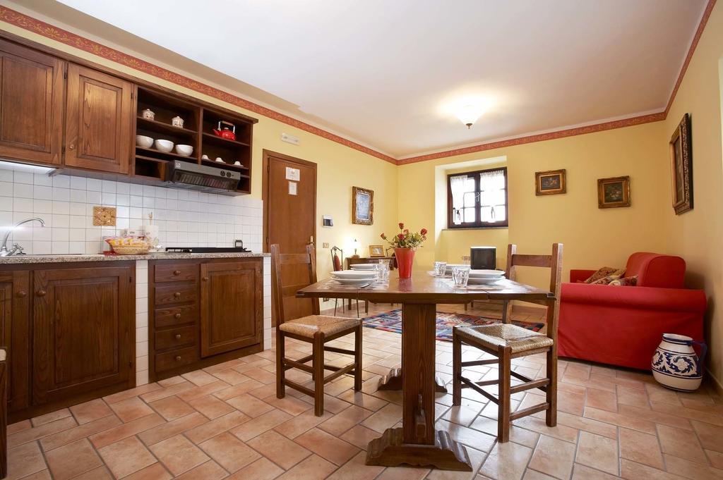 Casale Favilluta Pensionat Petrignano Rum bild