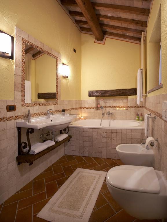 Casale Favilluta Pensionat Petrignano Rum bild
